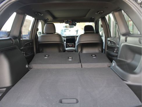 New 2025 Jeep Grand Cherokee Limited w/ Luxury Tech Group II image 25