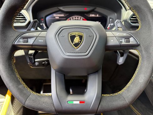 Used 2024 Lamborghini Urus Performante image 40