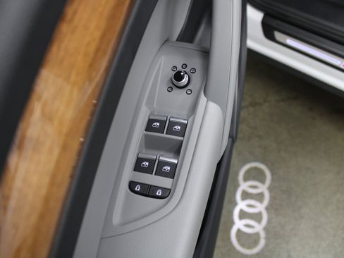 Used 2022 Audi Q5 2.0T Premium w/ Convenience Package image 43