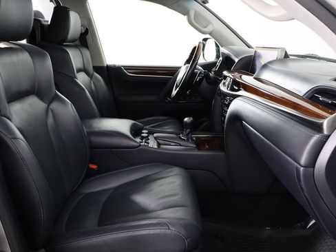 Used 2016 Lexus LX 570 4WD w/ Luxury Package image 22