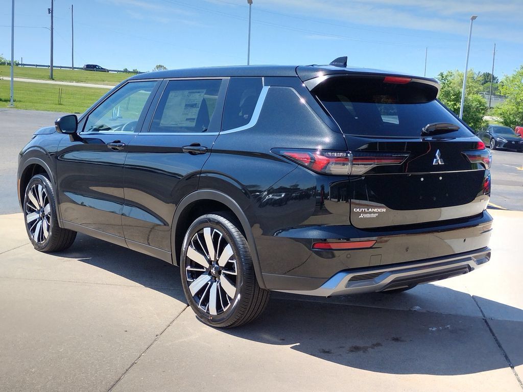 New 2026 Mitsubishi Outlander SE AWD/4WD image 18