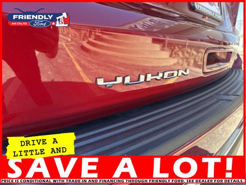 Used 2024 GMC Yukon SLT w/ SLT Premium Package image 38