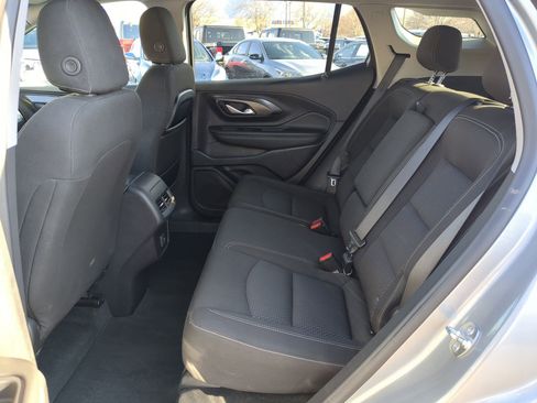 Used 2024 GMC Terrain SLE image 29