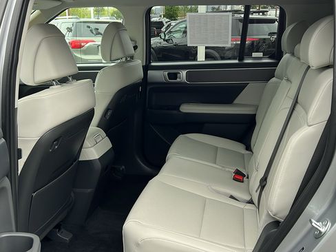 Used 2025 Hyundai Santa Fe SEL AWD/4WD image 15