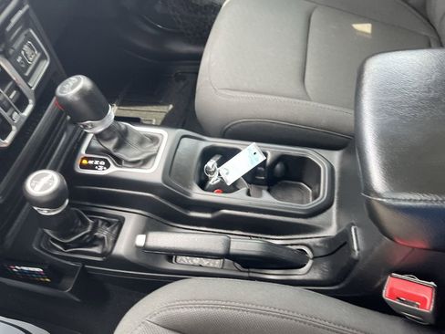 Used 2018 Jeep Wrangler Unlimited Sport S AWD/4WD image 20
