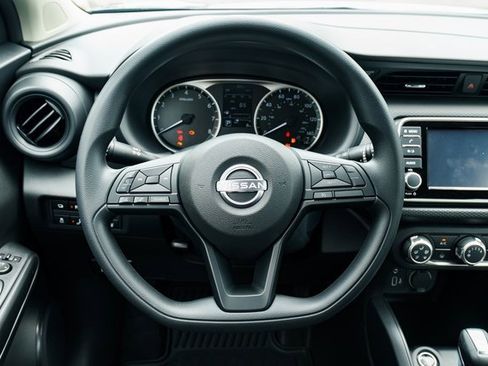 New 2025 Nissan Kicks Play S image 11