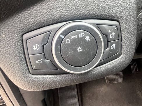 Used 2017 Ford Escape SE w/ Equipment Group 201A AWD/4WD image 17