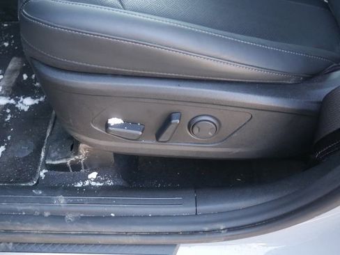 Used 2023 Kia Sorento SX image 22