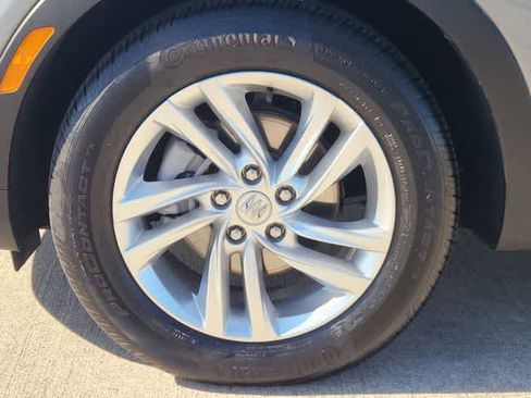 Used 2025 Buick Envista Preferred image 9