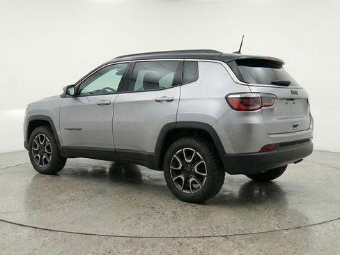 Used 2025 Jeep Compass Trailhawk AWD/4WD image 6