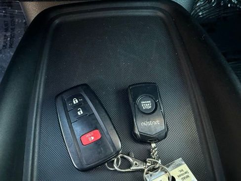 Used 2022 Toyota Prius LE image 23