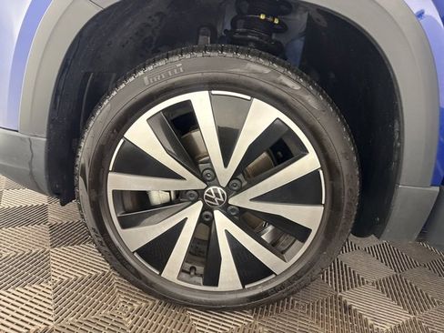 Used 2023 Volkswagen Taos SE w/ Panoramic Sunroof Package image 27