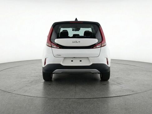 Used 2025 Kia Soul LX w/ LX Technology Package image 6