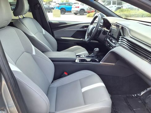 Used 2025 Toyota Camry SE w/ Convenience Package FWD image 7