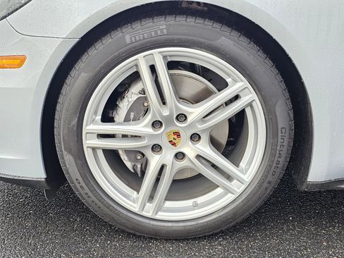 Used 2018 Porsche Panamera 4 image 39