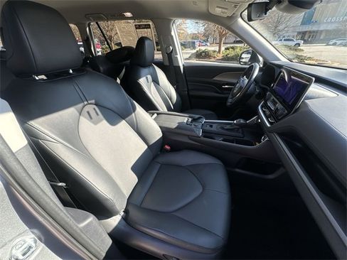Used 2024 Toyota Grand Highlander XLE image 27