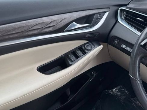 Used 2022 Buick Enclave Avenir AWD/4WD image 38