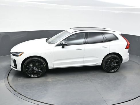 New 2026 Volvo XC60 T8 Ultra w/ Climate Package AWD/4WD image 35