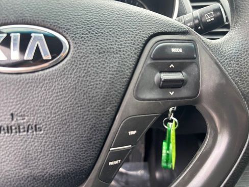 Used 2017 Kia Forte LX image 15