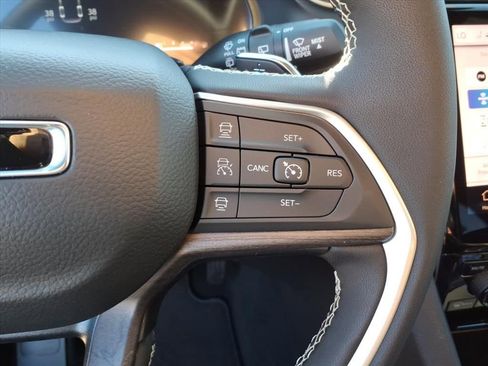 New 2025 Jeep Grand Cherokee L Limited image 21