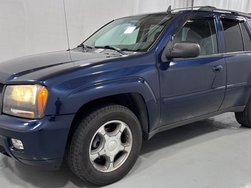 Used 2008 Chevrolet TrailBlazer LT w/ Sun And Sound Package AWD/4WD image 1
