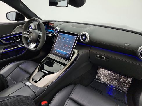 Used 2023 Mercedes-Benz SL 55 AMG 4MATIC w/ Driver Assistance Package image 24