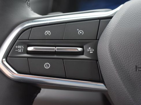 New 2026 Chevrolet Equinox LT w/ Safety and Technology Package FWD image 19