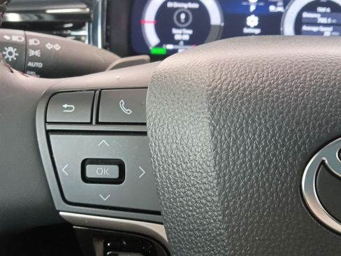 Used 2025 Toyota Camry XSE FWD image 7