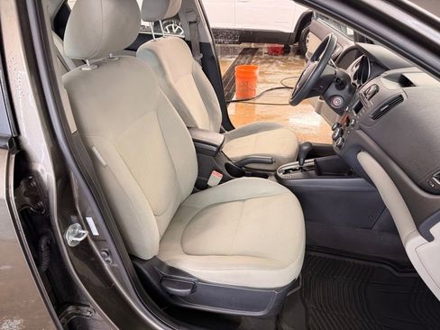 Used 2010 Kia Forte EX image 27