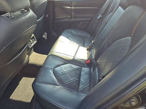 Used 2019 Toyota Camry XLE w/ Carpet Mat Package FWD image 11