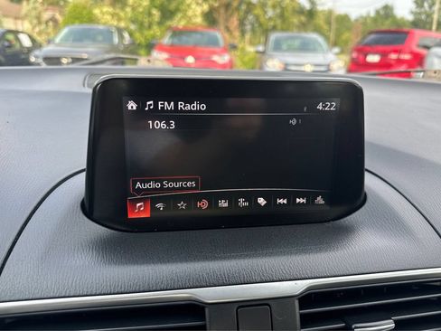 Used 2018 MAZDA MAZDA3 Sport FWD image 12