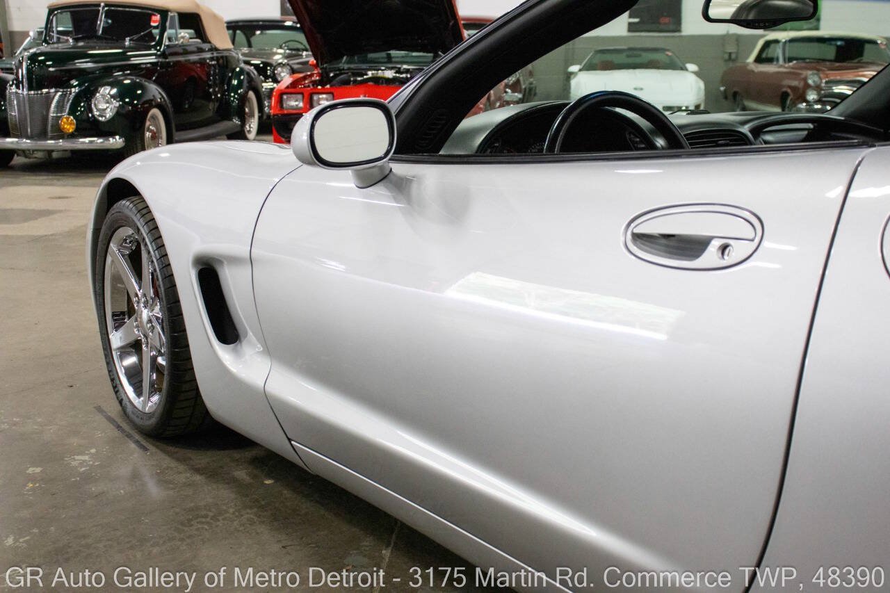 Used 2002 Chevrolet Corvette Convertible w/ Preferred Equipment Group2 RWD image 23