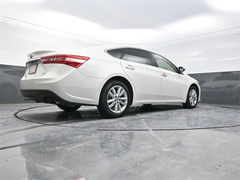 Used 2013 Toyota Avalon XLE Premium image 33