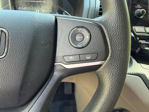 Used 2023 Honda Odyssey EX image 23