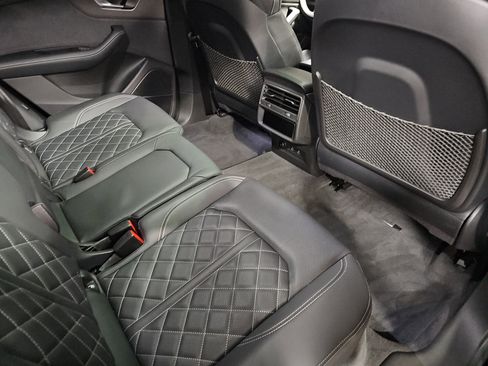 Used 2024 Audi SQ8 Prestige w/ Prestige Package image 11