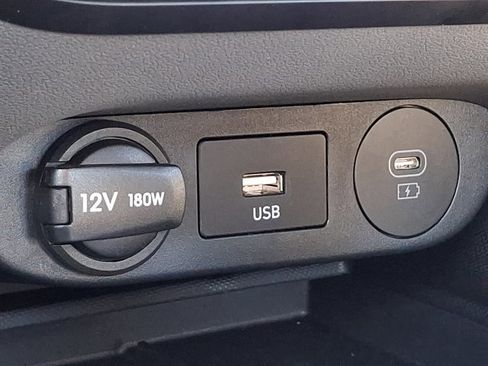 Certified 2025 Hyundai Elantra Sport image 24