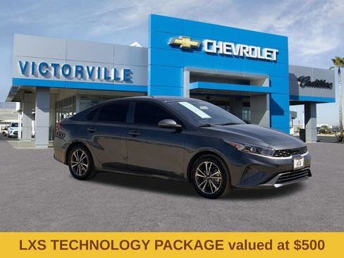 Used 2023 Kia Forte LXS w/ LXS Technology Package FWD image 3