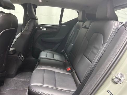 Used 2025 Volvo XC40 B5 Core image 12