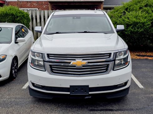 Used 2018 Chevrolet Suburban Premier image 2