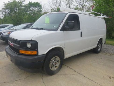 Used 2017 GMC Savana 3500 RWD image 4