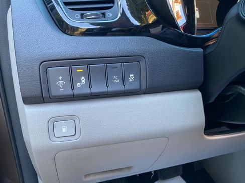 Used 2016 Kia Sedona SX image 66