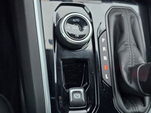 Used 2024 Chevrolet Colorado Trail Boss w/ Technology Package AWD/4WD image 24