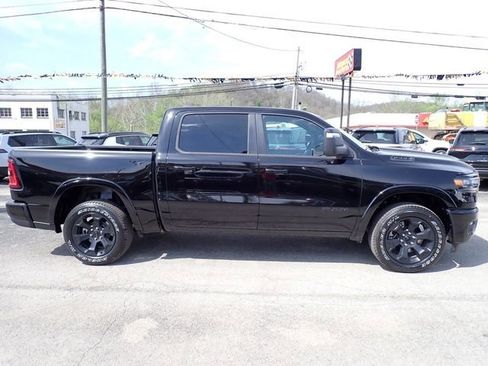 New 2026 RAM 1500 4x4 Crew Cab image 9