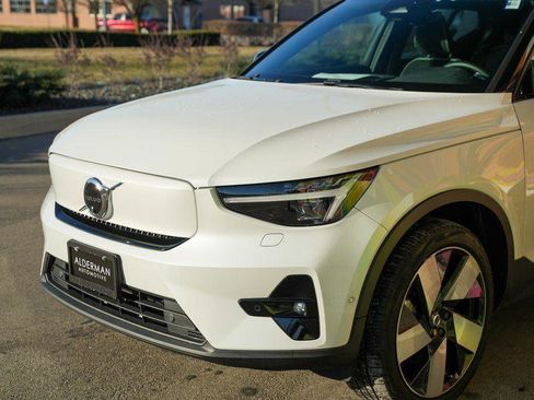 Used 2023 Volvo XC40 Recharge Ultimate image 8