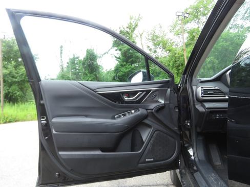 Used 2023 Subaru Outback Limited XT AWD/4WD image 9