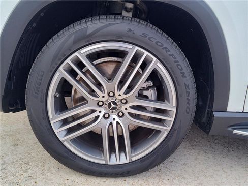 Certified 2025 Mercedes-Benz GLS 450 4MATIC image 13