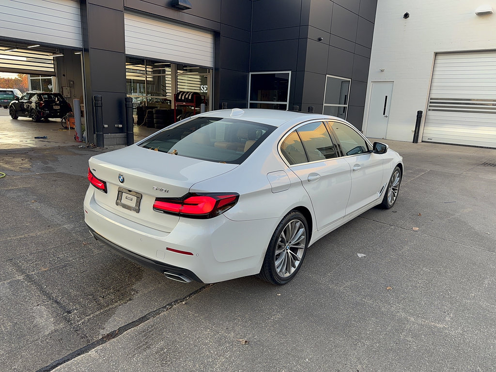 Used 2022 BMW 540i xDrive w/ Premium Package AWD/4WD image 3