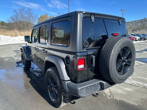 Used 2021 Jeep Wrangler Unlimited Sport image 3