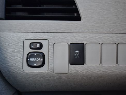 Used 2014 Toyota Sienna LE FWD image 13