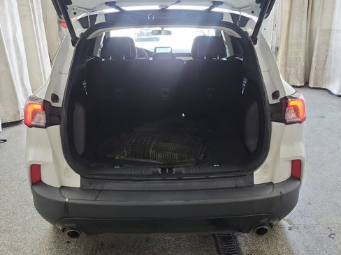 Used 2022 Ford Escape SE w/ SE Sport Appearance Package FWD image 3